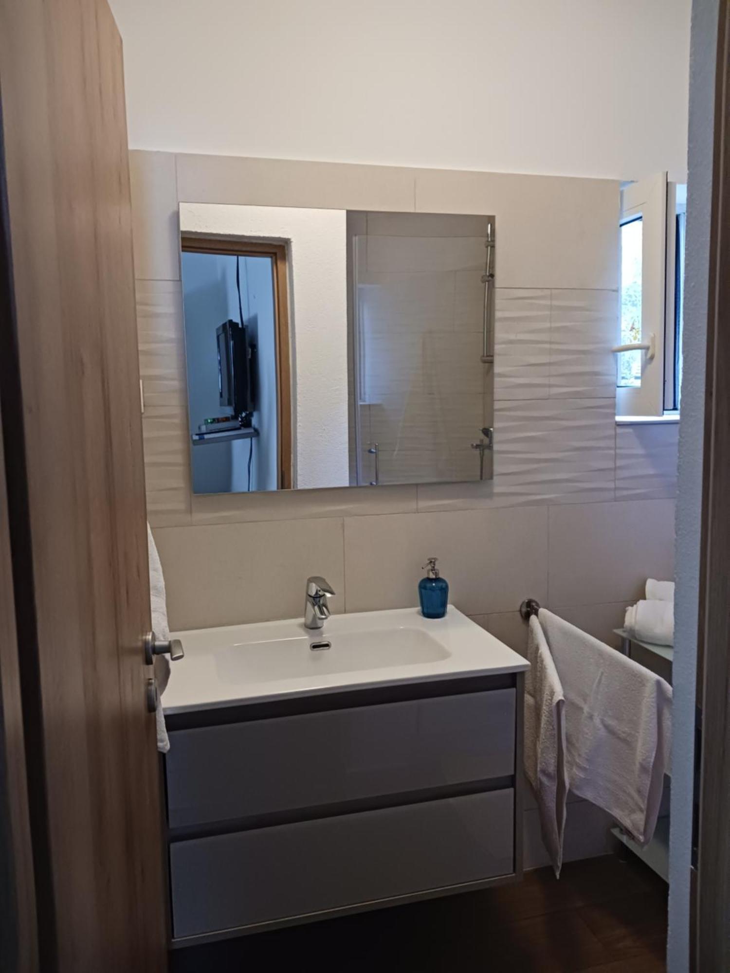 Apartment Viktoria Klenovica Eksteriør billede